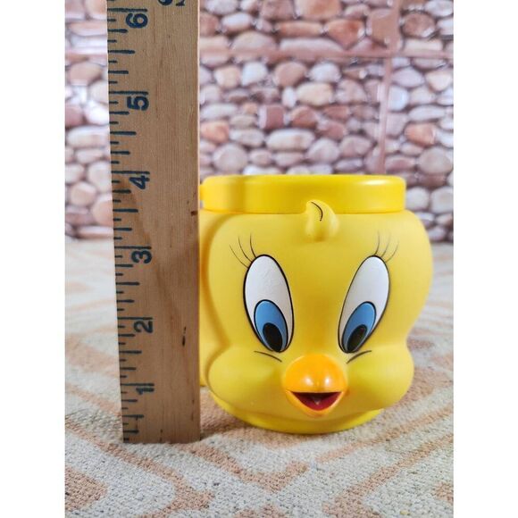1992 Promotional Looney Tunes Tweety Bird 3D Plastic Vinyl Mug - Picture 9 of 9